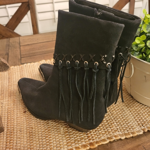 Vintage leather boots with fringe - Picture 2 of 14